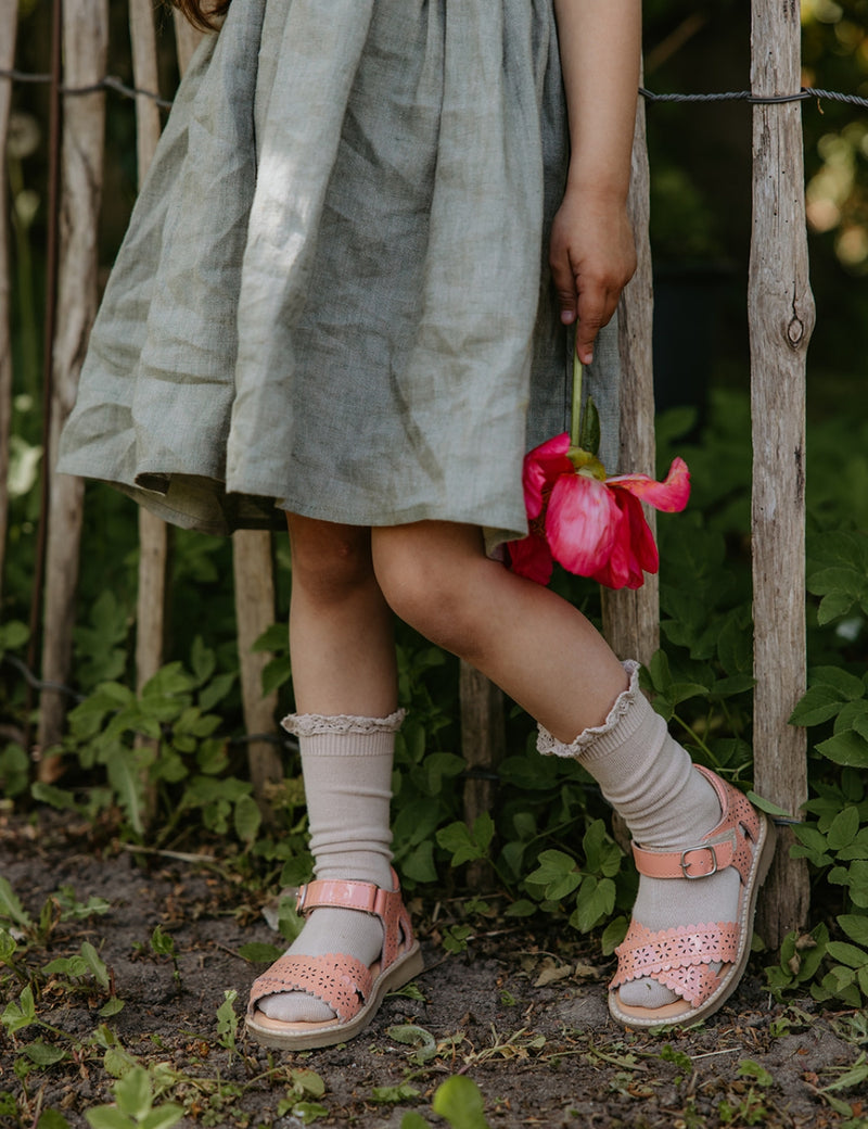 Petit Nord Crossover Scallop Flower Sandals Papaya 085