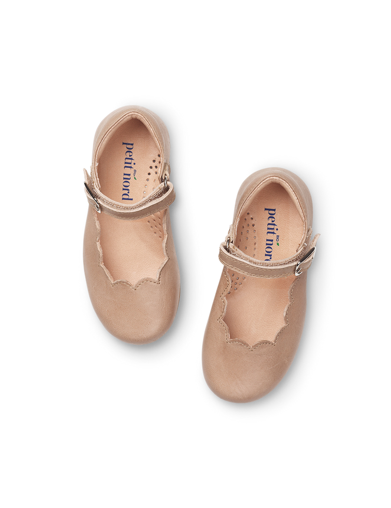 Petit Nord Scallop Mary Jane T-bars and Ballerinas Oats 011